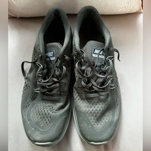 Army Green Nike Running Shoes